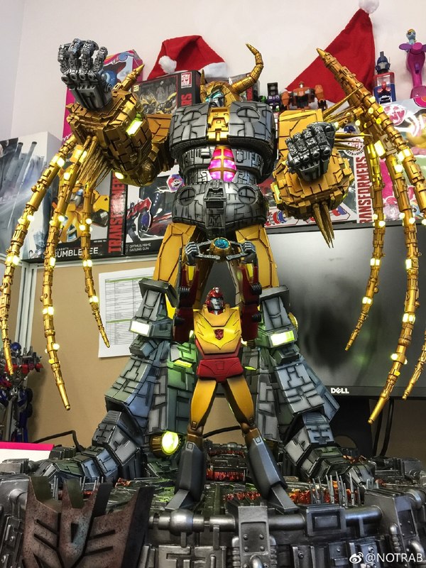 Unicron Lamp From Soldier Story In Hand Photos  (1 of 6)